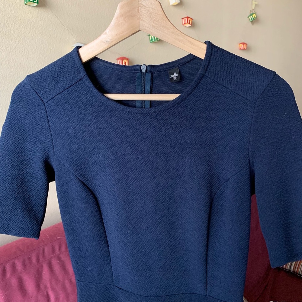 Dress - Picture 2 of 5